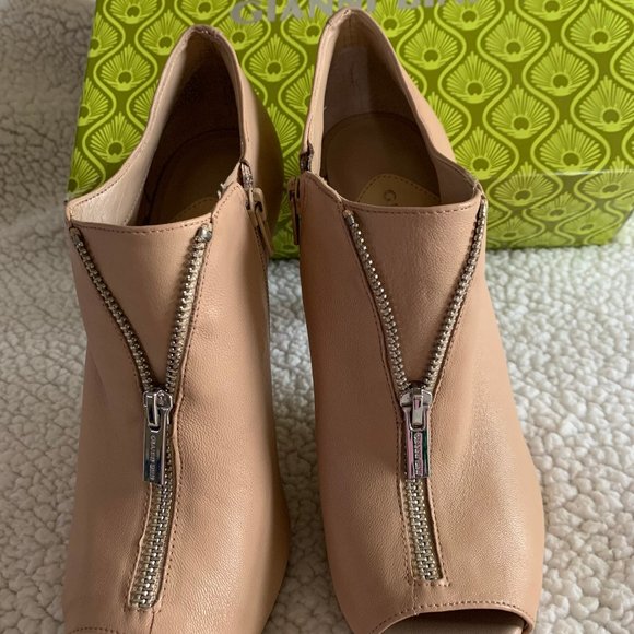 Gianni Bini  peep toe bootie - Picture 2 of 5